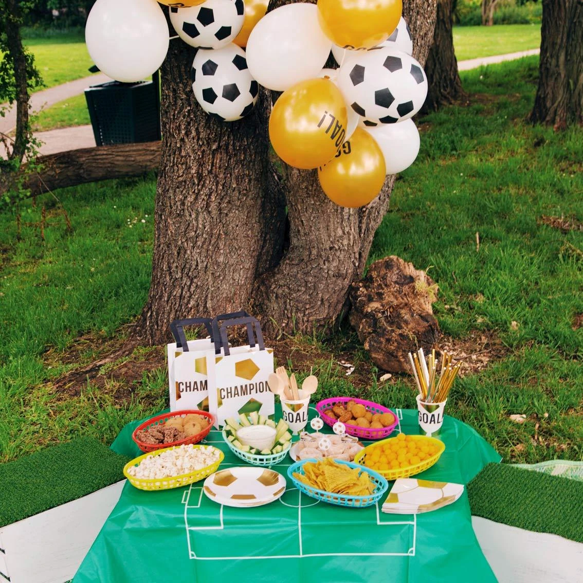 Football Pitch Paper Table Cover 4 Football Pitch Paper Table Cover - Image 4