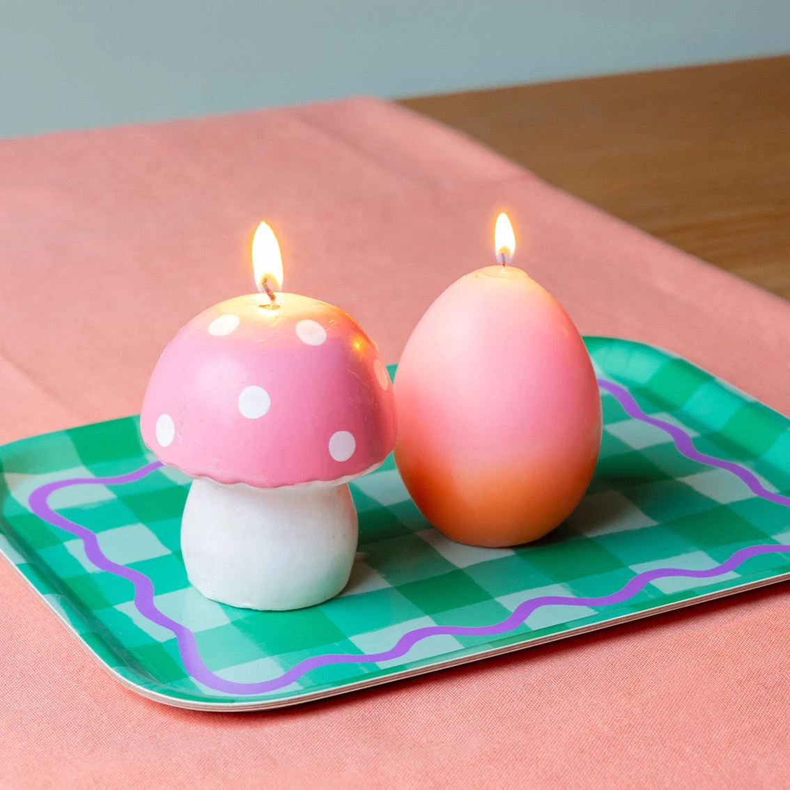 Pink & Orange Ombre Egg Shaped Candle 2 Pink & Orange Ombre Egg Shaped Candle - Image 2