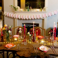 Pink Paper Heart Garland - 3m, 3 Pack -Perfect Party Store PARIS VALENTINE S TRUDY TABLE 08